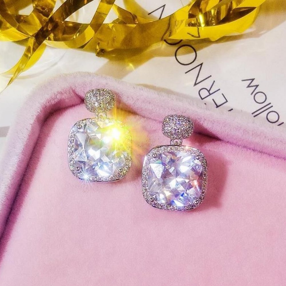 NEW 18K White Gold Diamond Halo Earrings - Picture 4 of 4